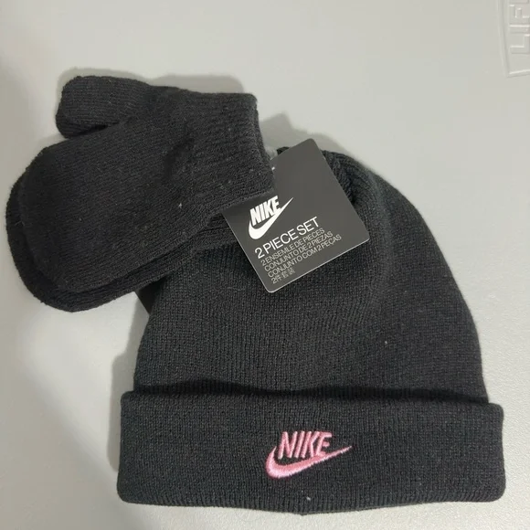 Nike bennie,mittens set for kids black with pink lettering. - Picture 3 of 3